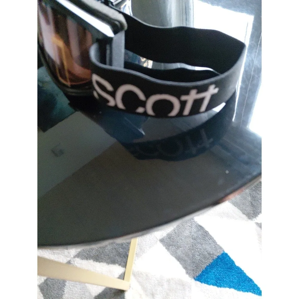 SCOTT Snow Goggles V8 Snowboard Ski Skiing Black w/ Bronze Tint Lens Small Adult